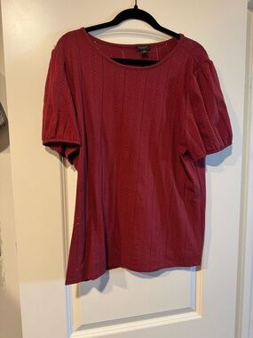 Ann Taylor Factory Short Sleeve Eyelet Top in Burgundy